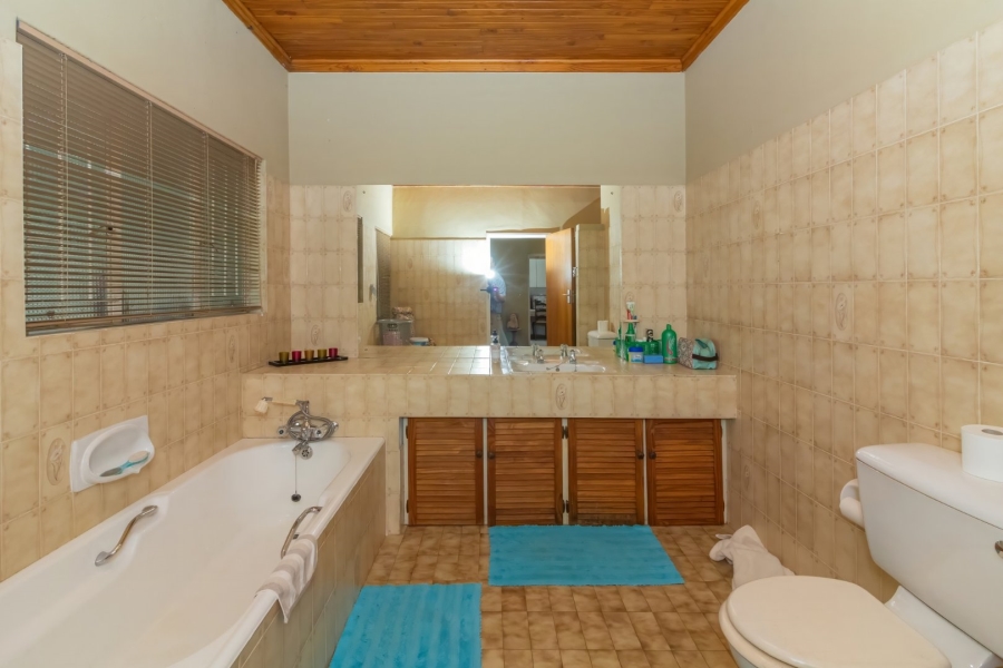 4 Bedroom Property for Sale in Wilgenhof Free State